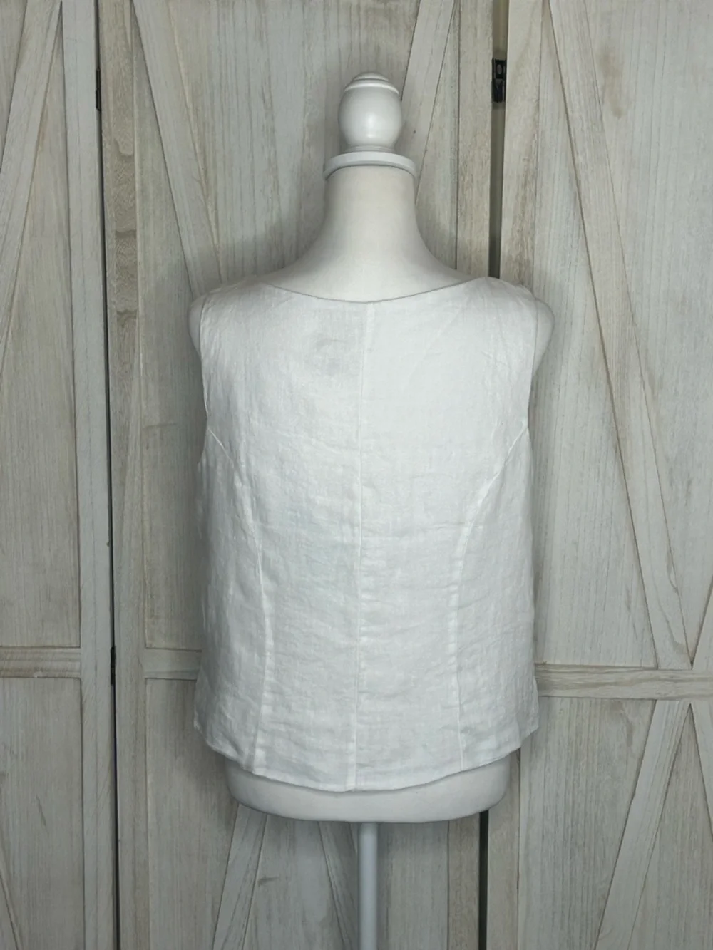 Sleeveless Button-Front Linen Shell Top - White - Picture 4 of 9